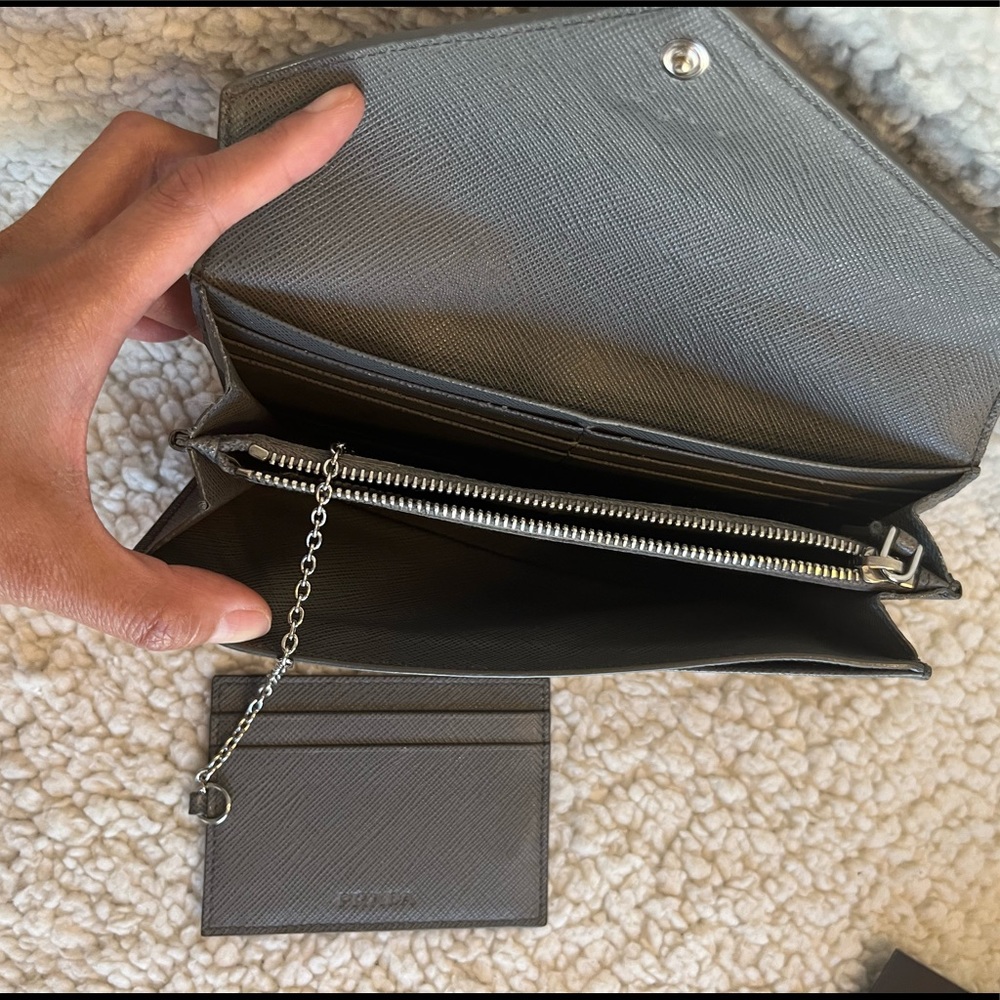 Authentic PRADA Envelope wallet in Saffiano leather - Picture 12 of 16